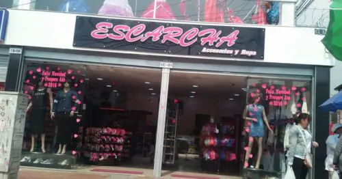 ESCARCHA ACCESORIOS Y ROPA CALLE 32 18A CON 08 ESCARCHA ACCESORIOS Y ROPA CALLE 32 18A CON 08